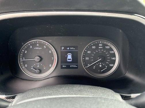 Dazzling White 2019 Hyundai TUCSON SE