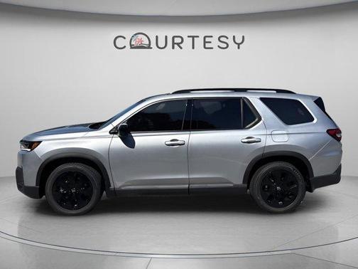 Solar Silver Metallic 2026 Honda Pilot Black Edition