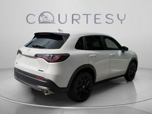 Platinum White Pearl 2023 Honda HR-V Sport