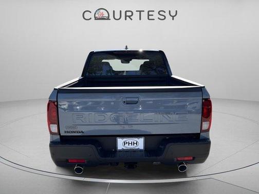 Sonic Gray Pearl 2026 Honda Ridgeline Black Edition