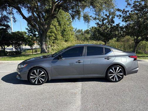2020 Nissan Altima SR FWD