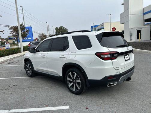 2025 Honda Pilot Touring 8-Passenger