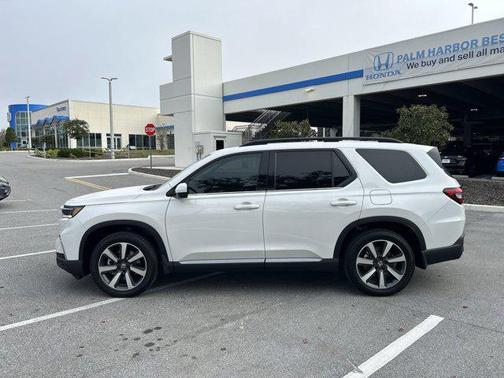 2025 Honda Pilot Touring 8-Passenger