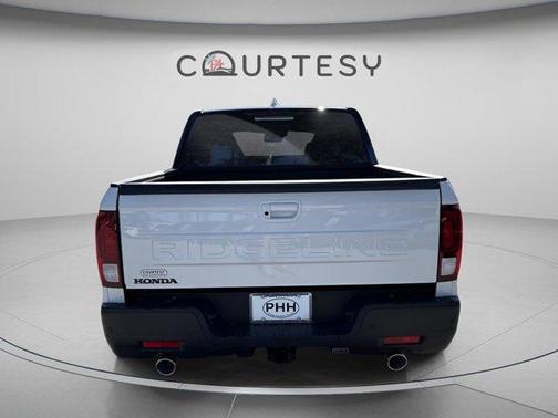 Platinum White Pearl 2026 Honda Ridgeline Black Edition