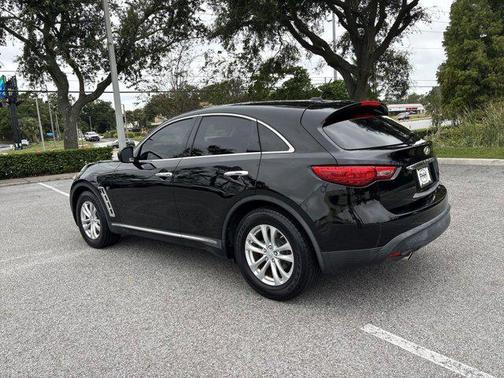 2017 INFINITI QX70 Base