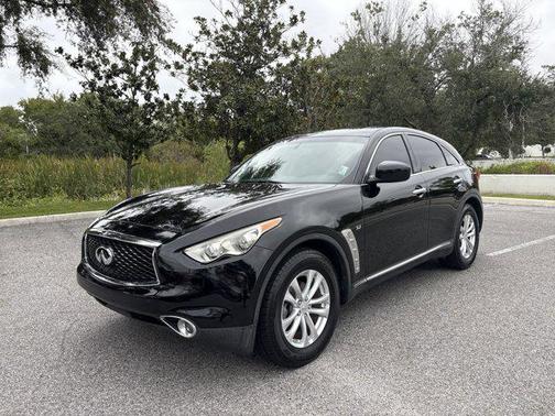 2017 INFINITI QX70 Base