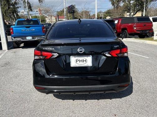 2020 Nissan Versa 1.6 SR