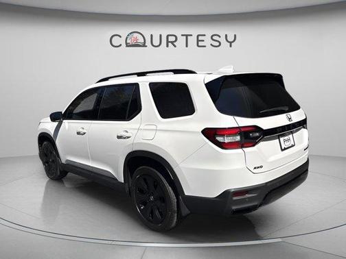Platinum White Pearl 2026 Honda Pilot Black Edition