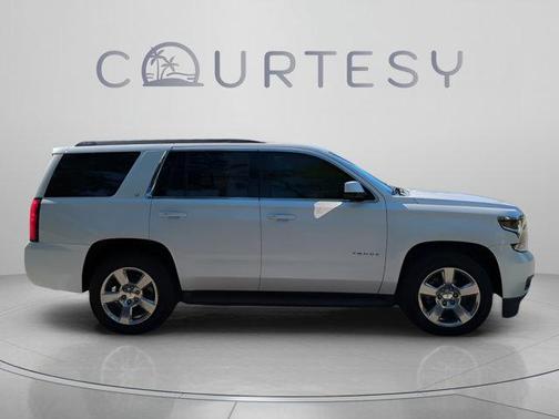 Iridescent Pearl Tricoat 2017 Chevrolet Tahoe LT