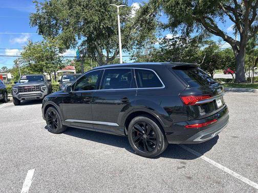 2023 Audi Q7 55 Premium Plus