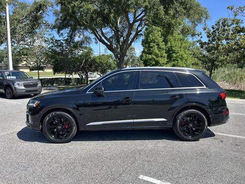 2023 Audi Q7 55 Premium Plus
