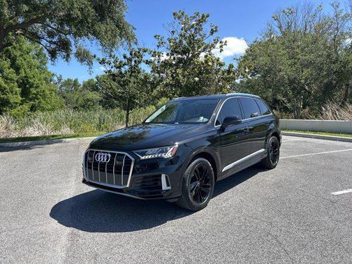 2023 Audi Q7 55 Premium Plus