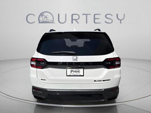 Solar Silver Metallic 2026 Honda Pilot Black Edition