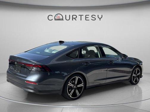 Meteorite Gray Metallic 2026 Honda Accord SE