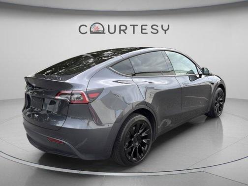 Stealth Gray 2025 Tesla Model Y Long Range