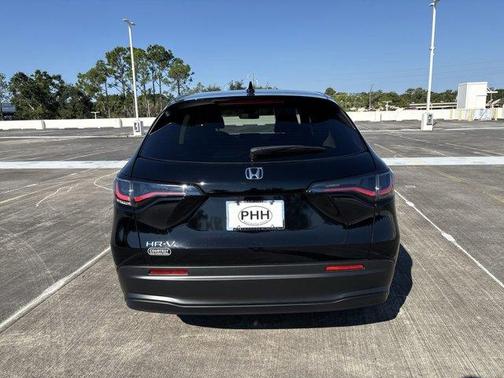 Crystal Black Pearl 2026 Honda HR-V LX