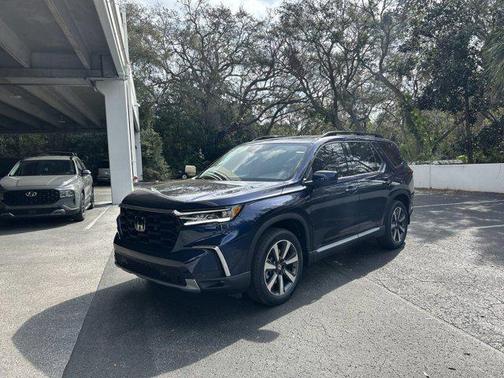 2025 Honda Pilot Touring 8-Passenger