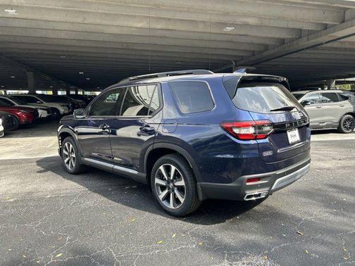 2025 Honda Pilot Touring 8-Passenger