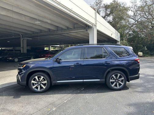 2025 Honda Pilot Touring 8-Passenger