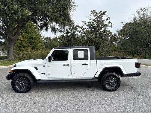 2024 Jeep Gladiator Sport S