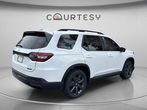 Platinum White Pearl 2026 Honda Pilot Sport