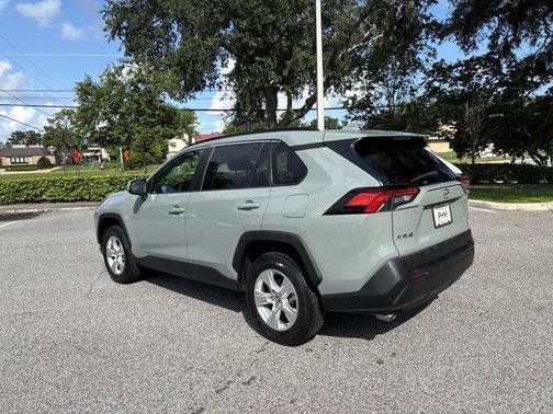 2020 Toyota RAV4 XLE