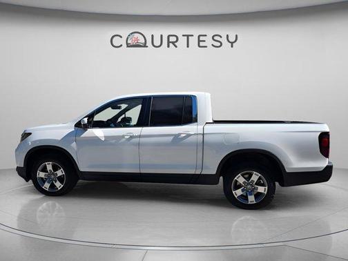 Platinum White Pearl 2026 Honda Ridgeline RTL