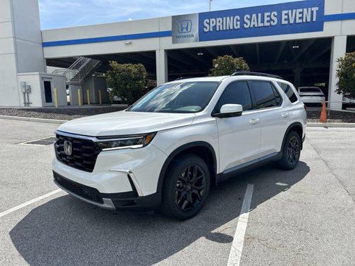 2025 Honda Pilot Touring 8-Passenger