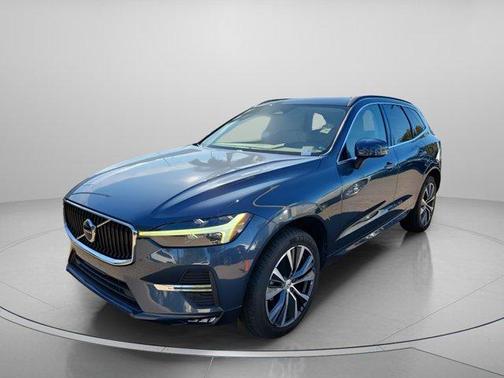 2022 Volvo XC60 B5 Momentum