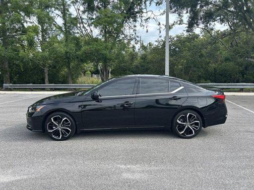 2023 Nissan Altima SR FWD