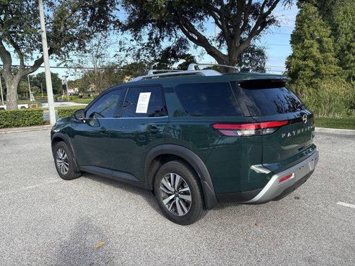 2024 Nissan Pathfinder SL FWD