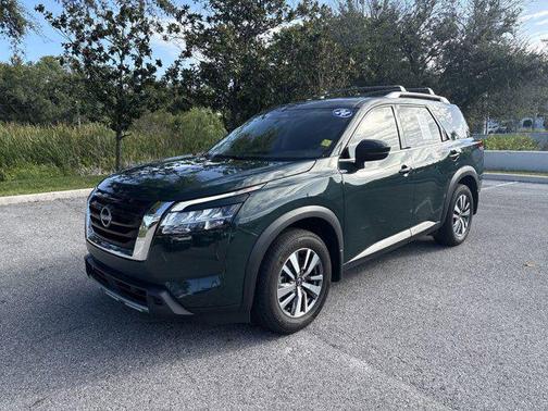 2024 Nissan Pathfinder SL FWD