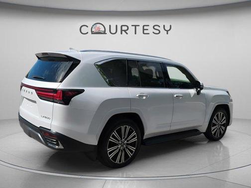 White Pearl 2024 Lexus LX 600 Luxury