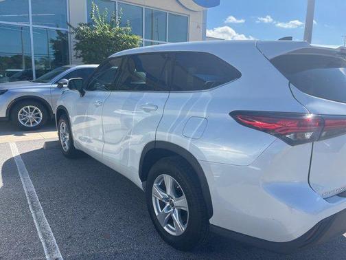 2022 Toyota Highlander LE