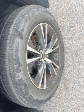 2019 Toyota Highlander LE I4