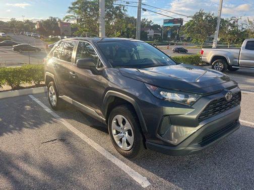 2022 Toyota RAV4 LE