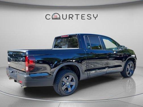 Crystal Black Pearl 2026 Honda Ridgeline TrailSport