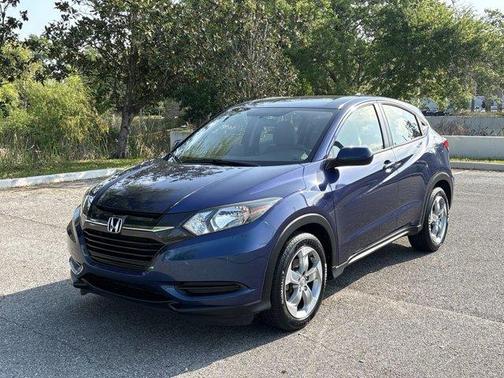 Deep Ocean Pearl 2017 Honda HR-V LX