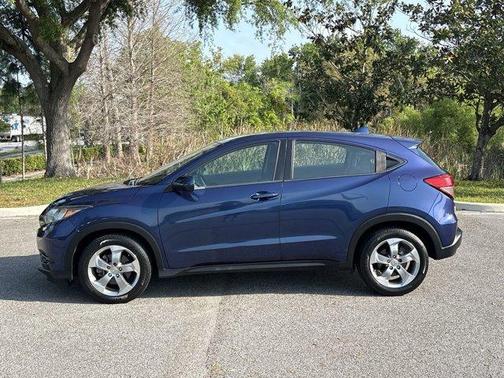 Deep Ocean Pearl 2017 Honda HR-V LX