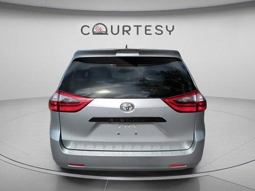 Celestial Silver Metallic 2020 Toyota Sienna L