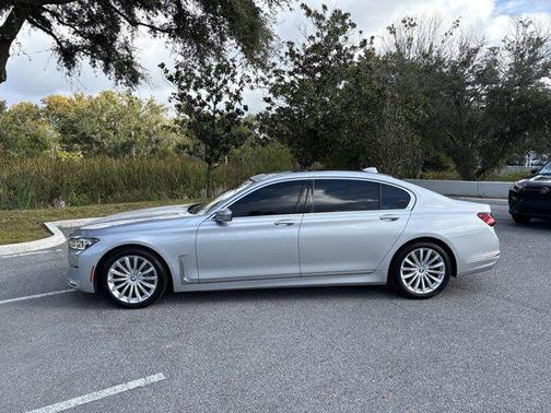 2020 BMW 740 740i