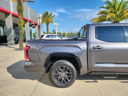 2022 Toyota Tundra Hybrid Platinum