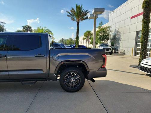 2022 Toyota Tundra Hybrid Platinum