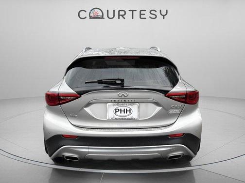 2018 INFINITI QX30 ESSENTIAL