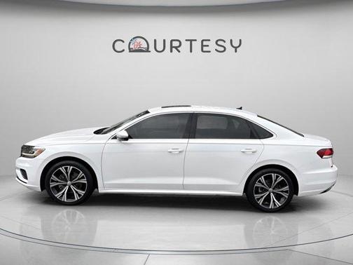 2021 Volkswagen Passat 2.0T SE