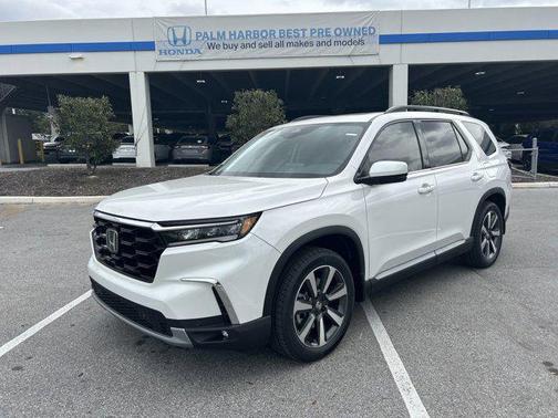 2025 Honda Pilot Touring 8-Passenger