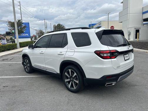 2025 Honda Pilot Touring 8-Passenger
