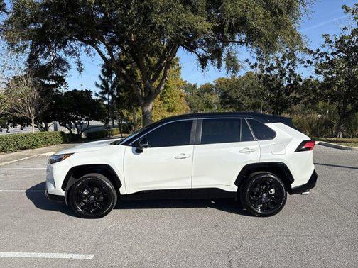 2025 Toyota RAV4 Hybrid SE