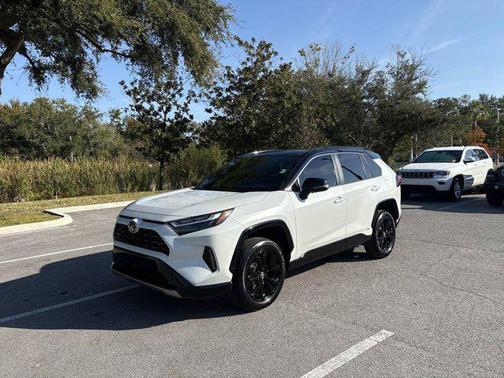 2025 Toyota RAV4 Hybrid SE
