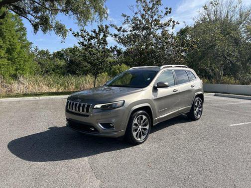 2019 Jeep Cherokee Overland